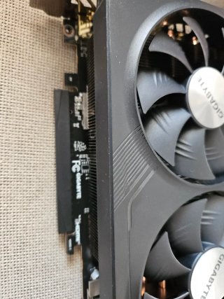 Gigabyte RX 7800 XT Tarjeta Gráfica
