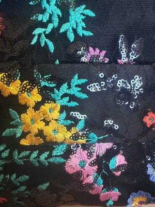 Bolso tipo Clutch Negro Bordado Flores