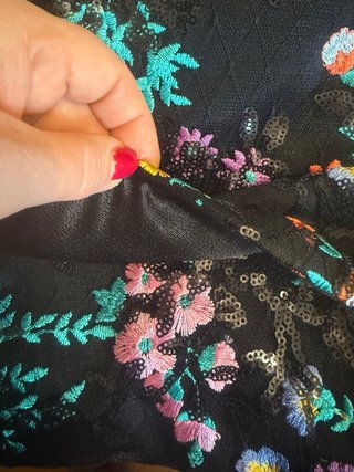 Bolso tipo Clutch Negro Bordado Flores