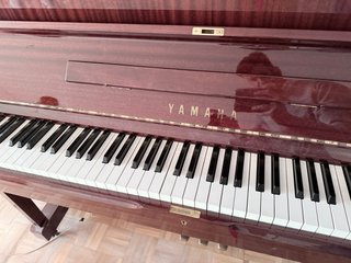 Piano vertical Yamaha U1 (serie 2605636)