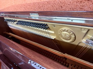 Piano vertical Yamaha U1 (serie 2605636)