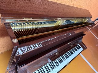 Piano vertical Yamaha U1 (serie 2605636)
