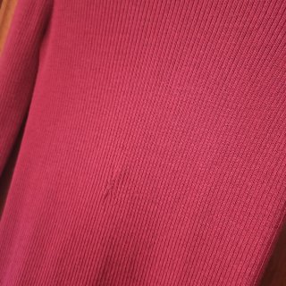 Jersey lana merino cuello vuelto granate