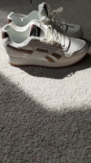 Scarpe Reebok bianche e marroni