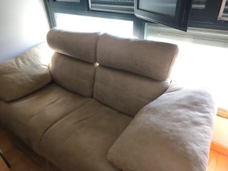 Sofá 2 plazas beige como nuevo