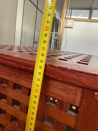 Caja IKEA madera caoba con ruedas