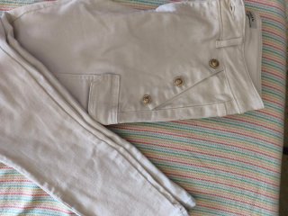 Pantalones marca Morgan.