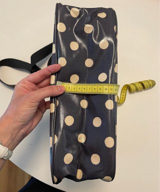 Bolso bandolera Cath Kidston azul marino y blanco
