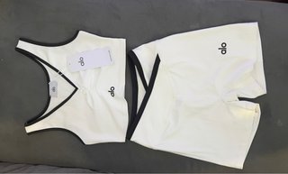 Conjunto Alo Yoga Verano Blanco y Negro