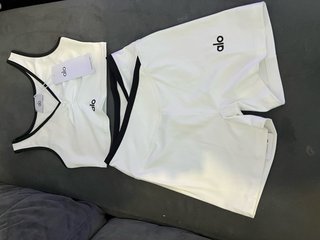 Conjunto Alo Yoga Verano Blanco y Negro