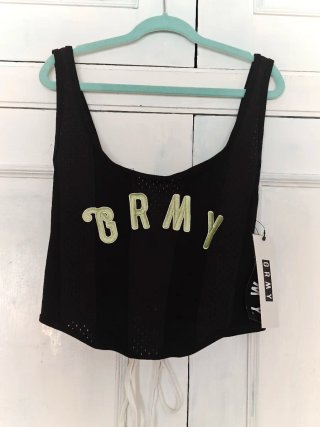 Top GRMY Jungle Punch Negro con Cordones Blancos