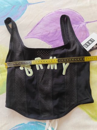 Top GRMY Jungle Punch Negro con Cordones Blancos