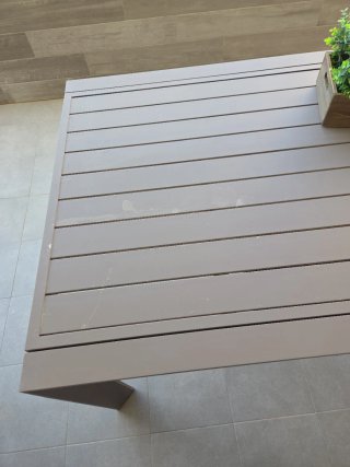 Mesa extensible de jardín metal  en color gris