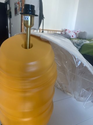 Lámpara cerámica diseño torneado amarilla