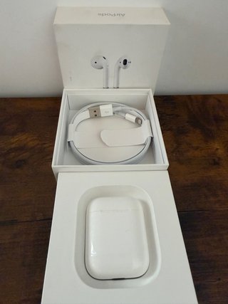 AirPods 2ª Gen con Estuche de Carga
