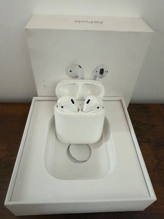 AirPods 2ª Gen con Estuche de Carga