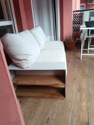 Sofá de terraza beige y gris