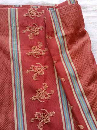 Tende vintage a righe e fiori
