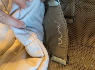 Hamaca Nuna Leaf Curv + arco de juegos