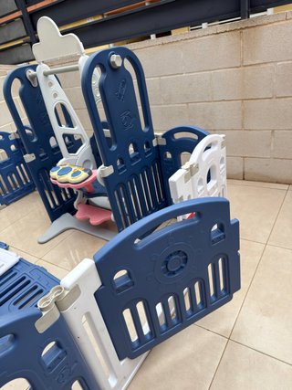 Parque infantil modular 16 paneles + Columpio