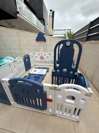 Parque infantil modular 16 paneles + Columpio