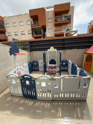 Parque infantil modular 16 paneles + Columpio