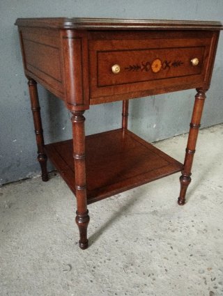 Mesita auxiliar francesa antigua madera