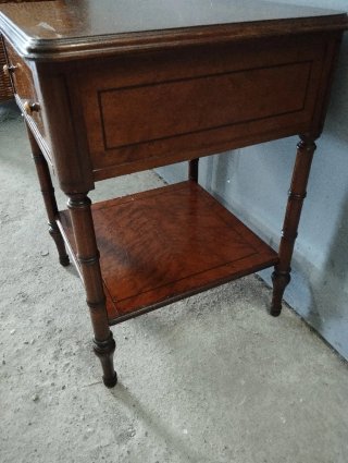 Mesita auxiliar francesa antigua madera