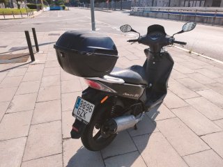 Kymco Agility 125 Scooter Negra/Gris