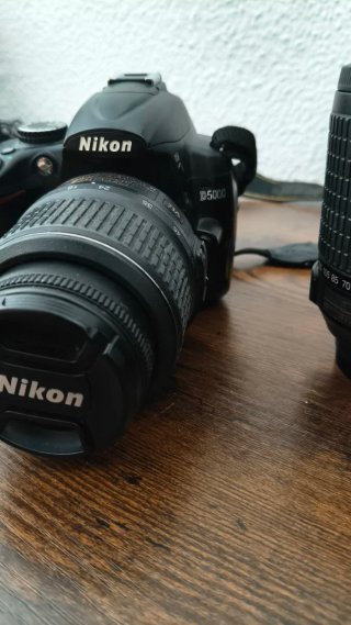 Cámara Nikon D5000 Negra + Accesorios