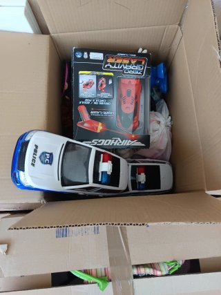 Caja Juguetes: Coche Policía y Láser