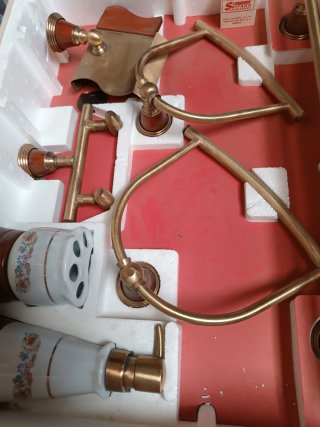 Set Accesorios Baño Cerámica y Metal