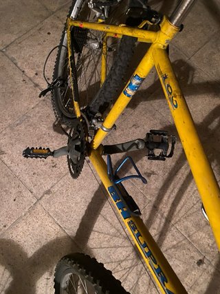 Bicicleta BH Supra para reparar