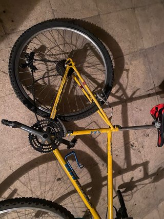 Bicicleta BH Supra para reparar
