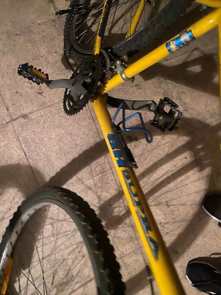 Bicicleta BH Supra para reparar