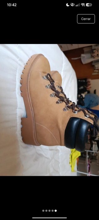 Botas de montaña marrones