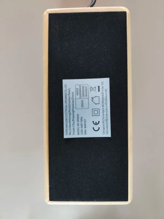 Lámpara de mesa de madera.Block