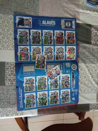 Álbum Liga Este 2024-25 con cromos