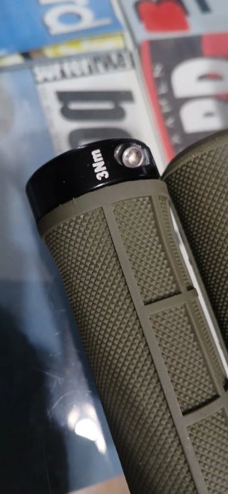 Puños MTB Berm Grips Verdes. 4  salida estan nuevo