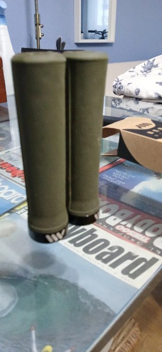 Puños MTB Berm Grips Verdes. 4  salida estan nuevo