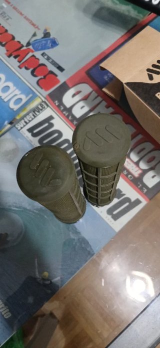 Puños MTB Berm Grips Verdes. 4  salida estan nuevo