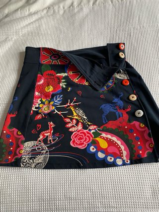 Falda corta Desigual estampada