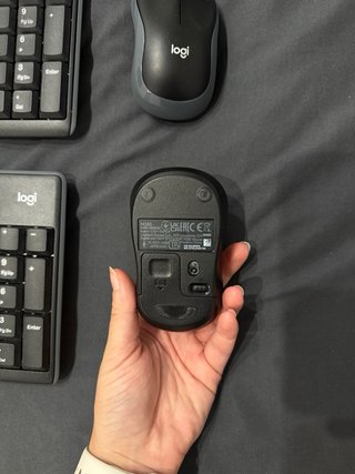Logitech Teclado y ratón inalámbricos