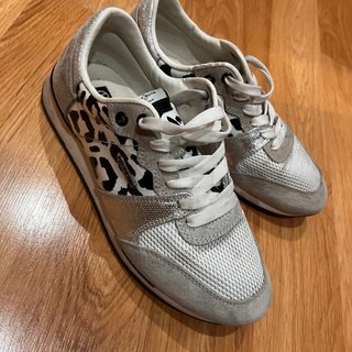 Zapatillas Pepe Jeans plateadas y blancas