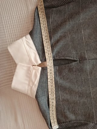 Vestido gris y blanco manga corta