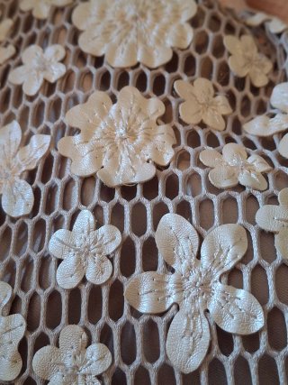 Vestido rosa con flores para eventos
