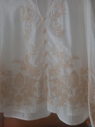Blusa Zara bordada blanca