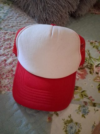 Lote de 3 Gorras: Negra, Roja y Blanca