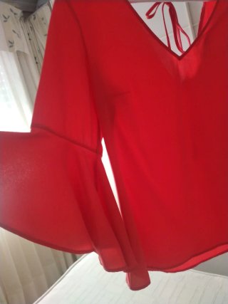 Camisa de señora con mangas acampanadas