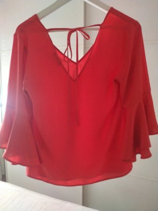 Camisa de señora con mangas acampanadas